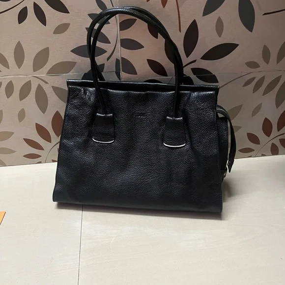 Authentic Tods tote 👜 with expandable storage soft pebbled leather durable - Picture 1 of 13